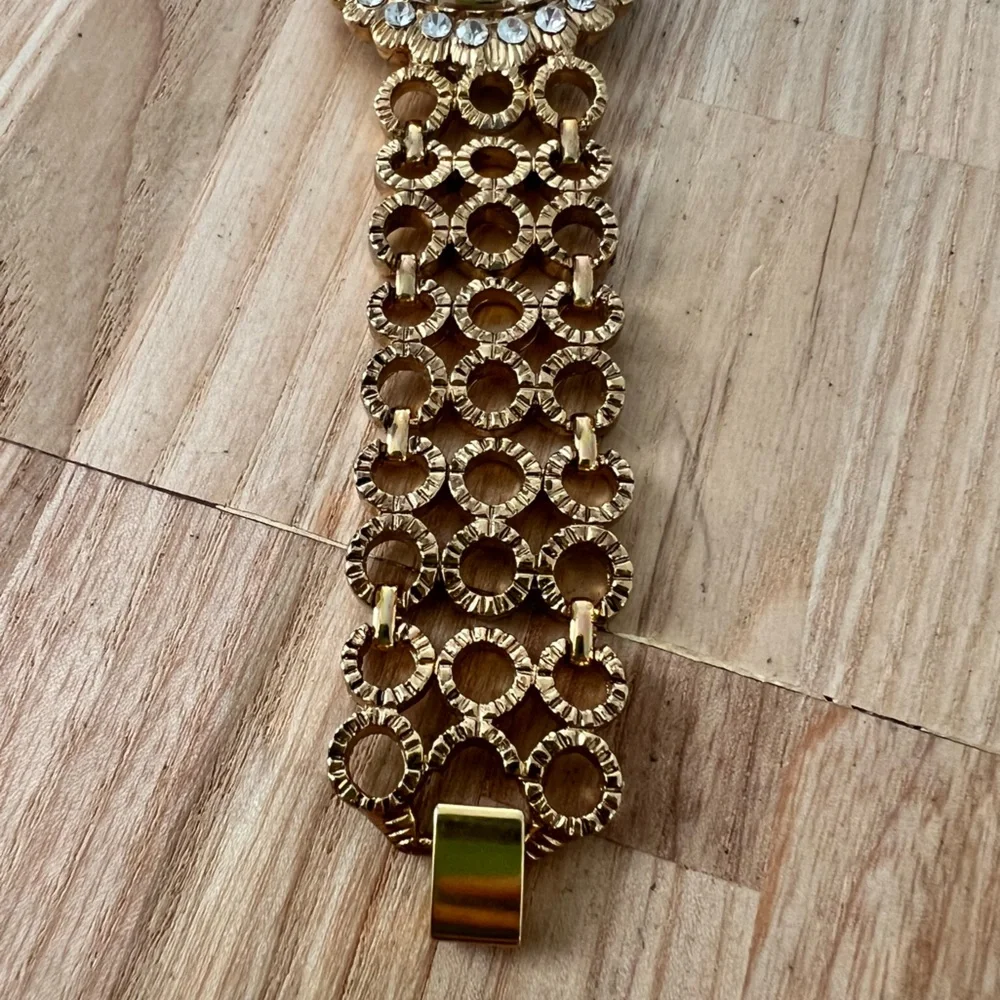 Vintage Giordano ladies gold tone bracelet watch NEW BATTERY